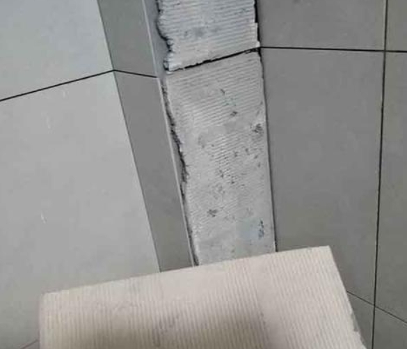 徐水瓷砖空鼓维修公司分享下厨房瓷砖脱落的补救措施。
